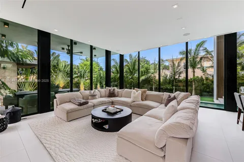 $11,495,000 | 2355 Meridian Avenue, Miami Beach, FL 33140