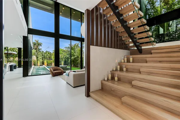$9,850,000 | 2355 Meridian Avenue, Miami Beach, FL 33140