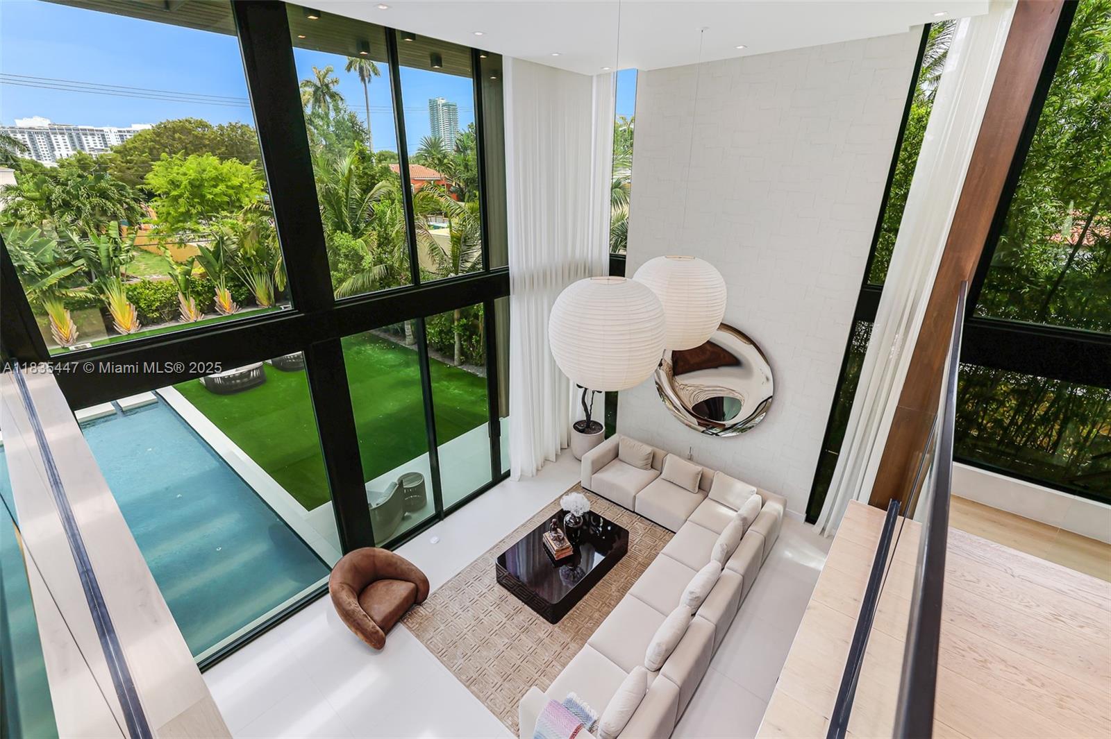 2355 Meridian Avenue Miami Beach, FL 33140 - Photo 10 of 26