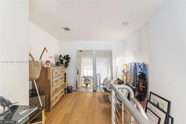 $3,200 | 1050 Brickell Avenue, Unit 212, Miami, FL 33131