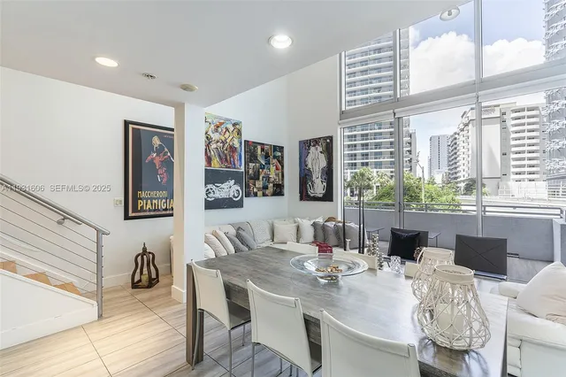$3,200 | 1050 Brickell Avenue, Unit 212, Miami, FL 33131