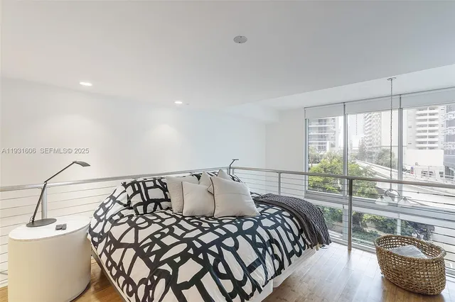 $3,200 | 1050 Brickell Avenue, Unit 212, Miami, FL 33131