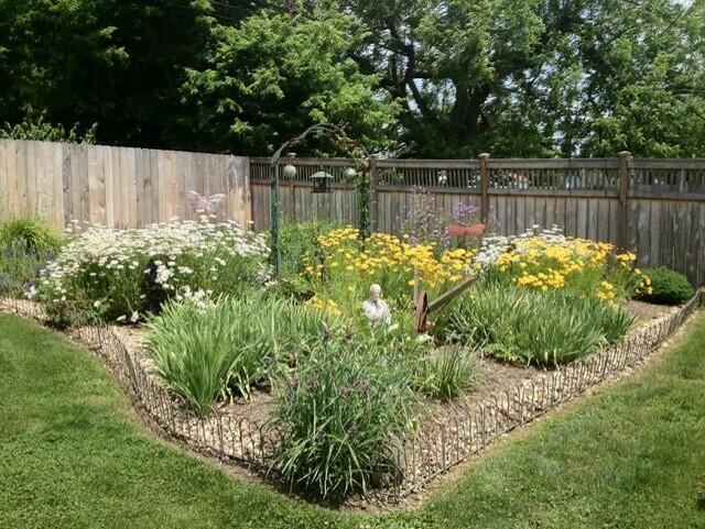 186 Rockwell Road Columbus, OH 43207 - Photo 23 of 74 yard1
