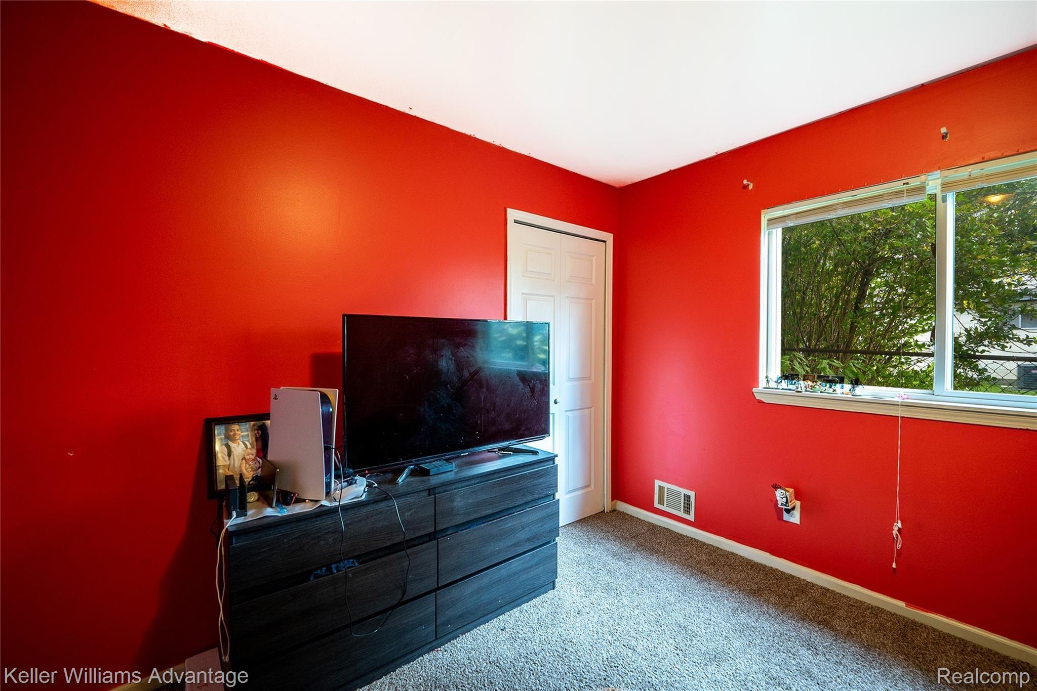 8267 West Point Street Taylor, MI 48180 - Photo 20 of 26 WestpointSt_8267_Bed B2.jpg