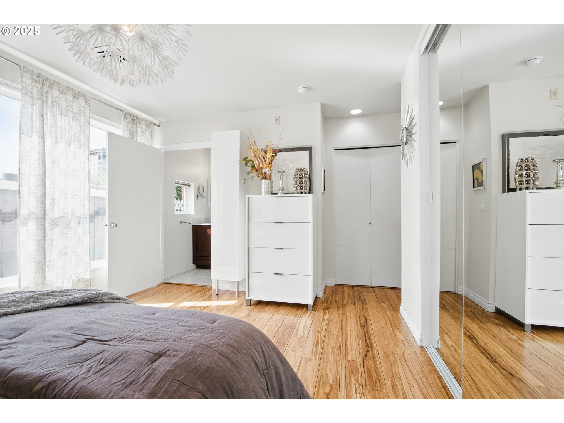 1009 Northwest Hoyt Street, Unit 210 Portland, OR 97209 - Photo 18 of 46