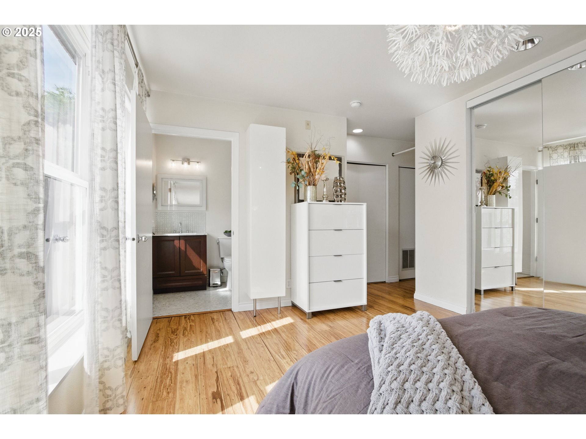 1009 Northwest Hoyt Street, Unit 210 Portland, OR 97209 - Photo 21 of 46