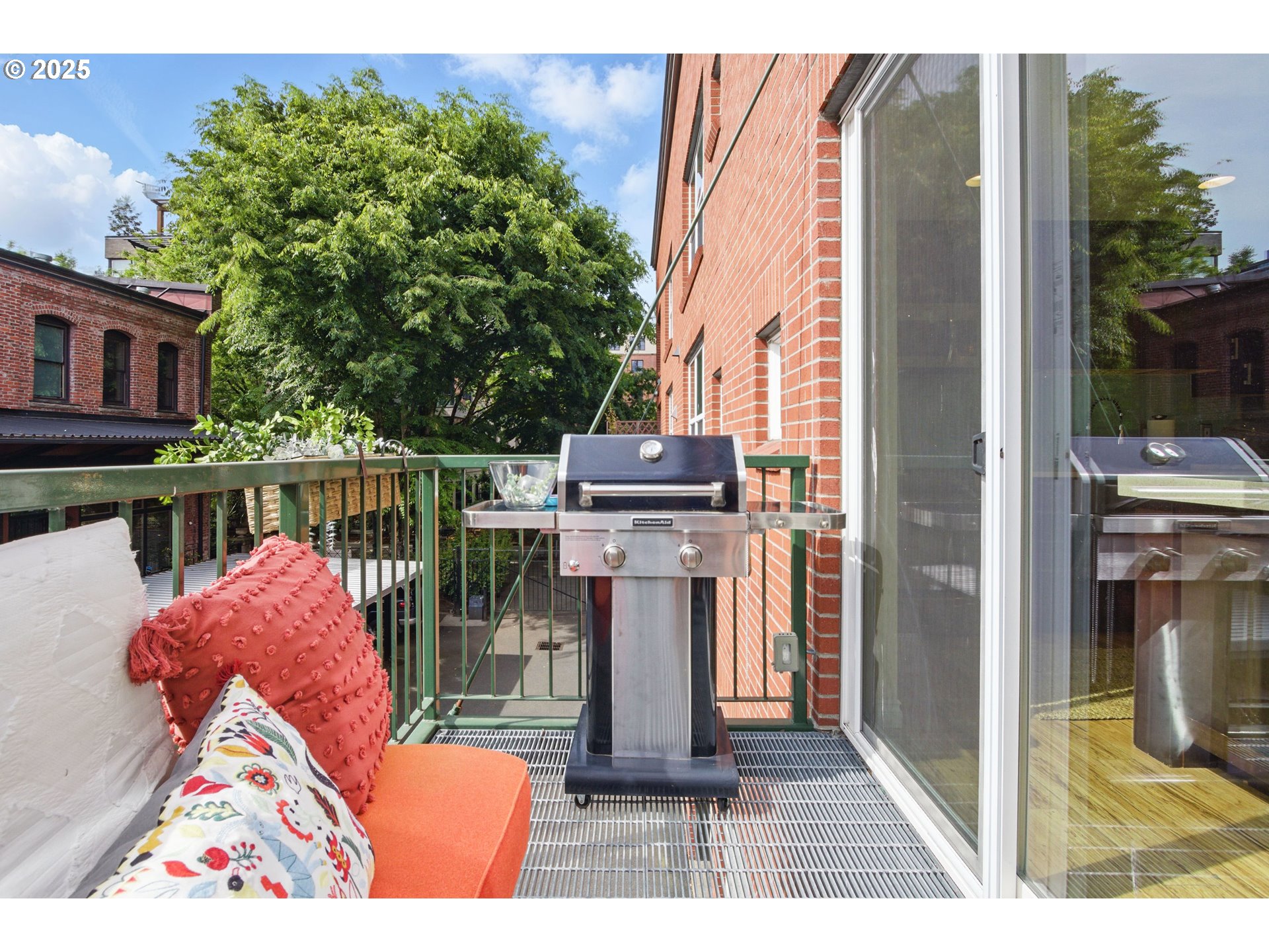 1009 Northwest Hoyt Street, Unit 210 Portland, OR 97209 - Photo 27 of 46