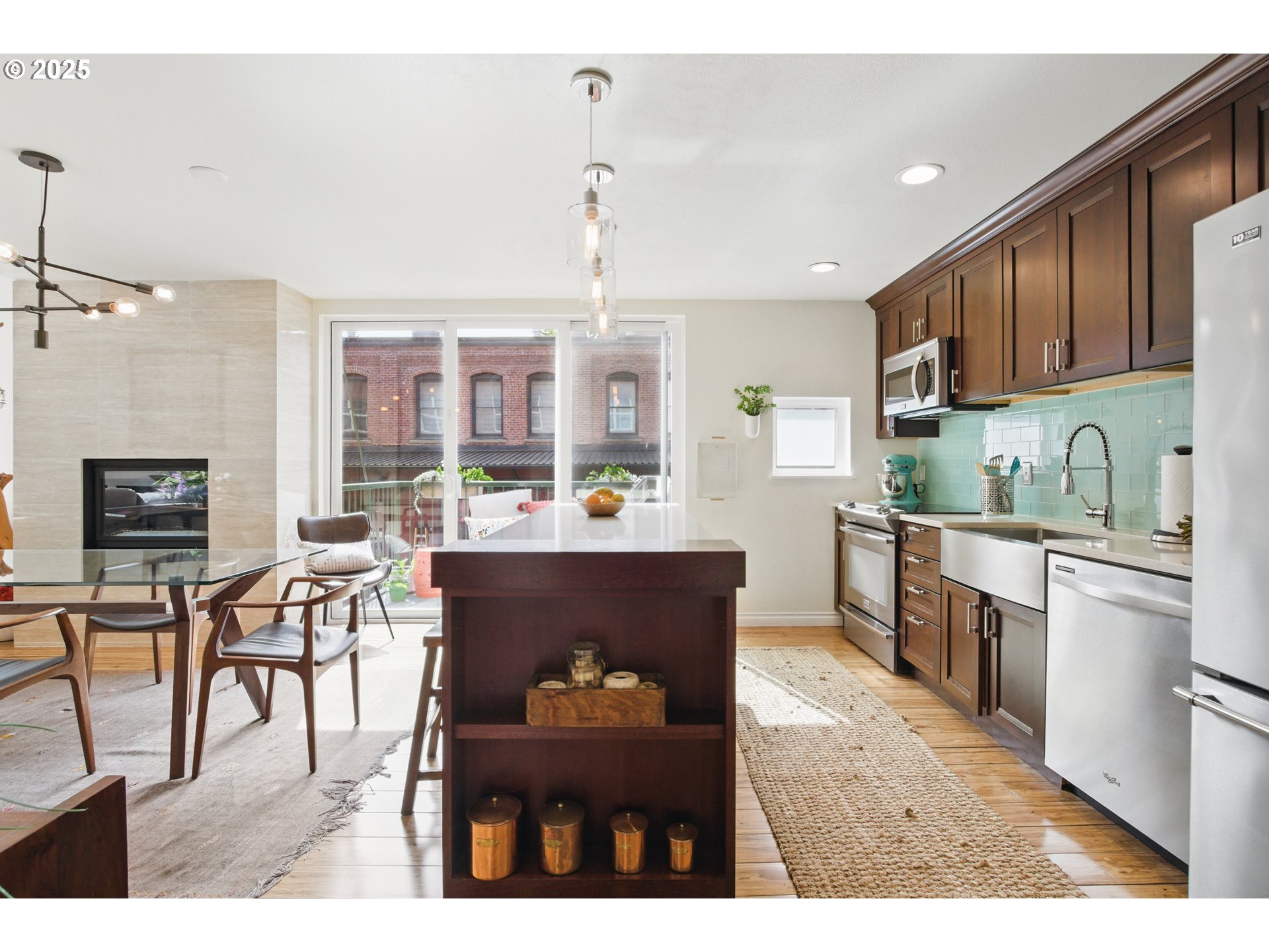 1009 Northwest Hoyt Street, Unit 210 Portland, OR 97209 - Photo 35 of 46