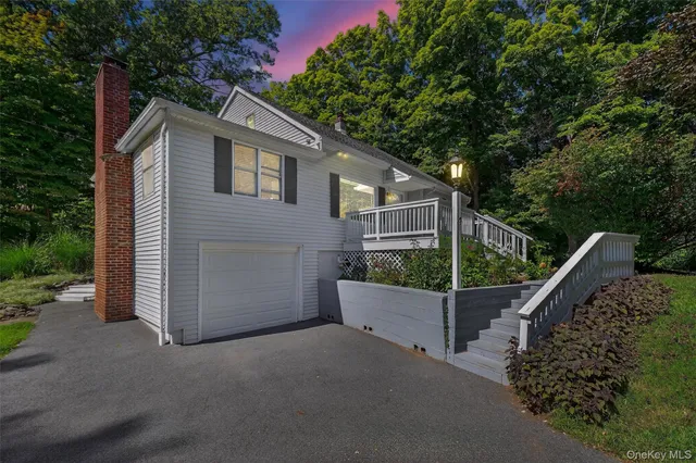 $399,000 | 4 Knolls Road, Poughkeepsie, NY 12601