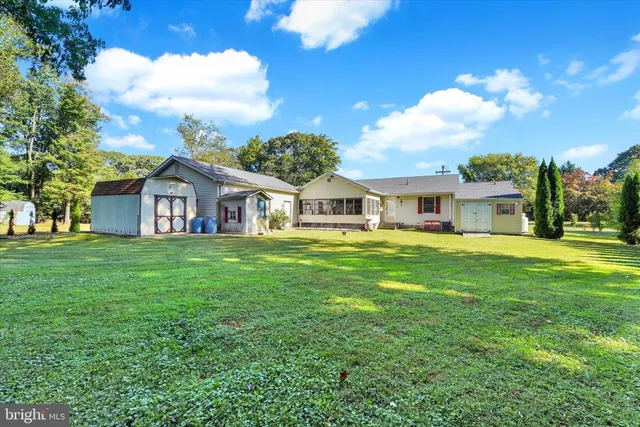 $400,000 | 65 Long Point Boulevard, Earleville, MD 21919