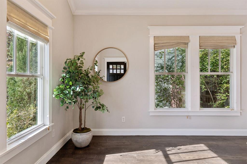 5349 Goodwin Avenue Dallas, TX 75206 - Photo 5 of 27