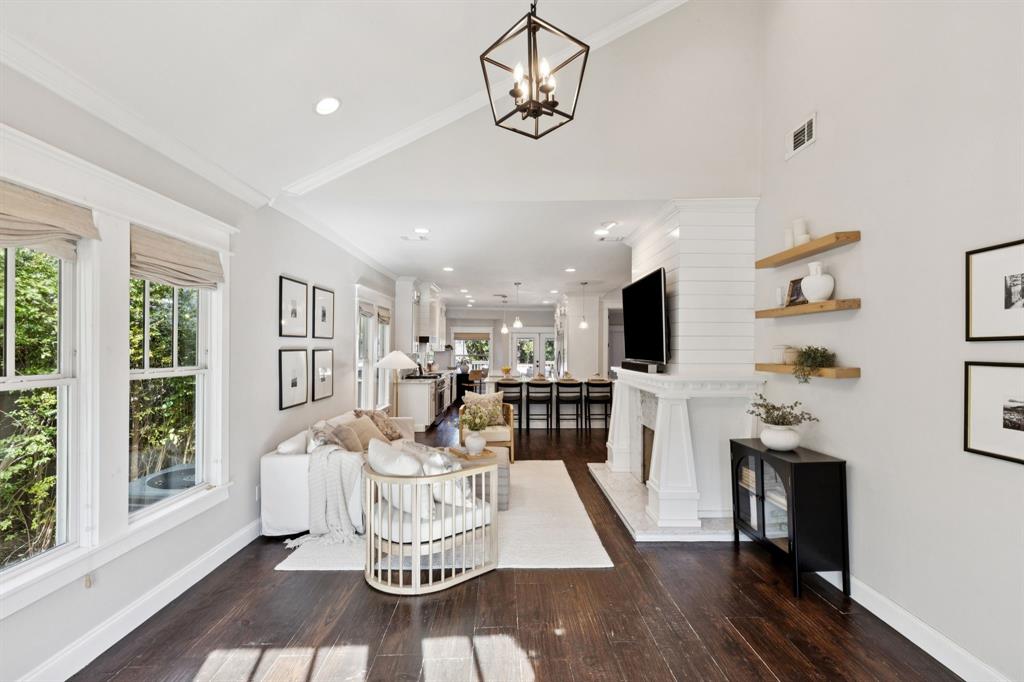 5349 Goodwin Avenue Dallas, TX 75206 - Photo 7 of 27