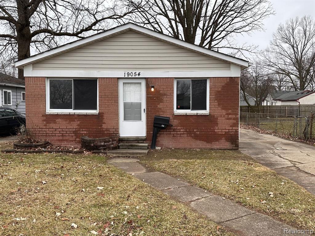 19054 East 13 Mile Road Roseville, MI 48066 - Photo 1 of 12