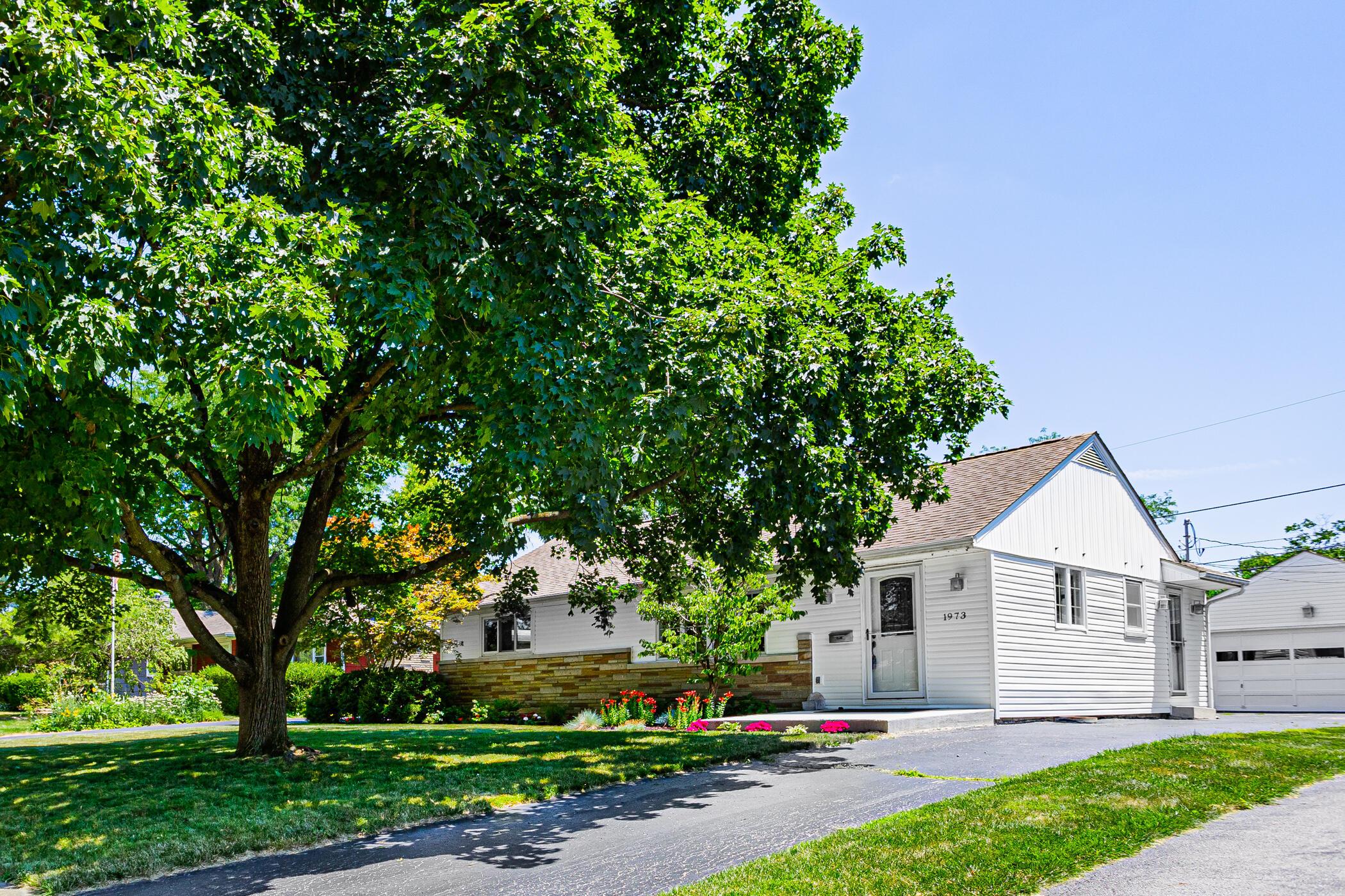 1973 Ridgecliff Road Columbus, OH 43221 - Photo 45 of 50 Front