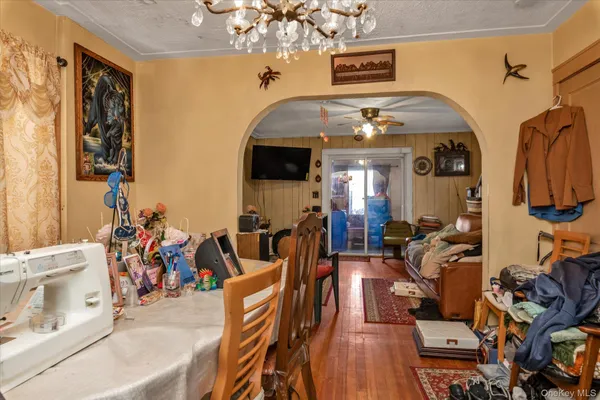 $749,990 | 190-26 118th Avenue | St. Albans