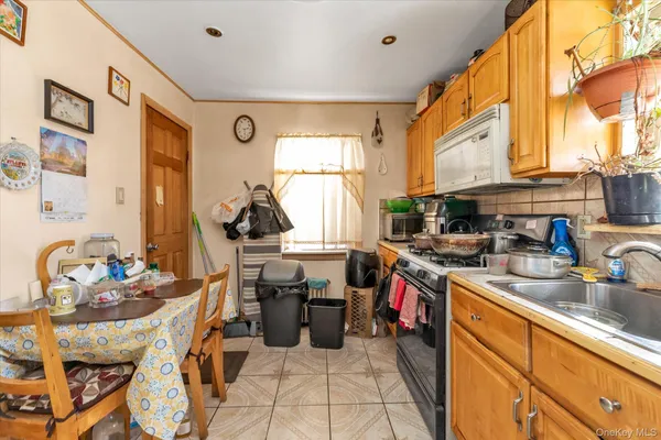 $749,990 | 190-26 118th Avenue | St. Albans