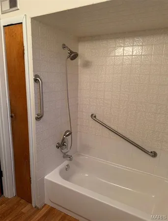 $2,200 | 7602 Elton Street, St. Louis, MO 63123