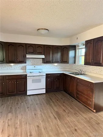 $2,200 | 7602 Elton Street, St. Louis, MO 63123