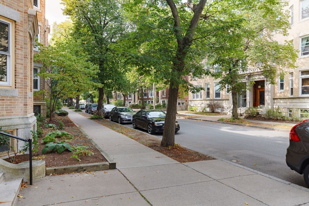 2 Euston Street, Unit 5 Brookline, MA 02446 - Photo 9 of 10