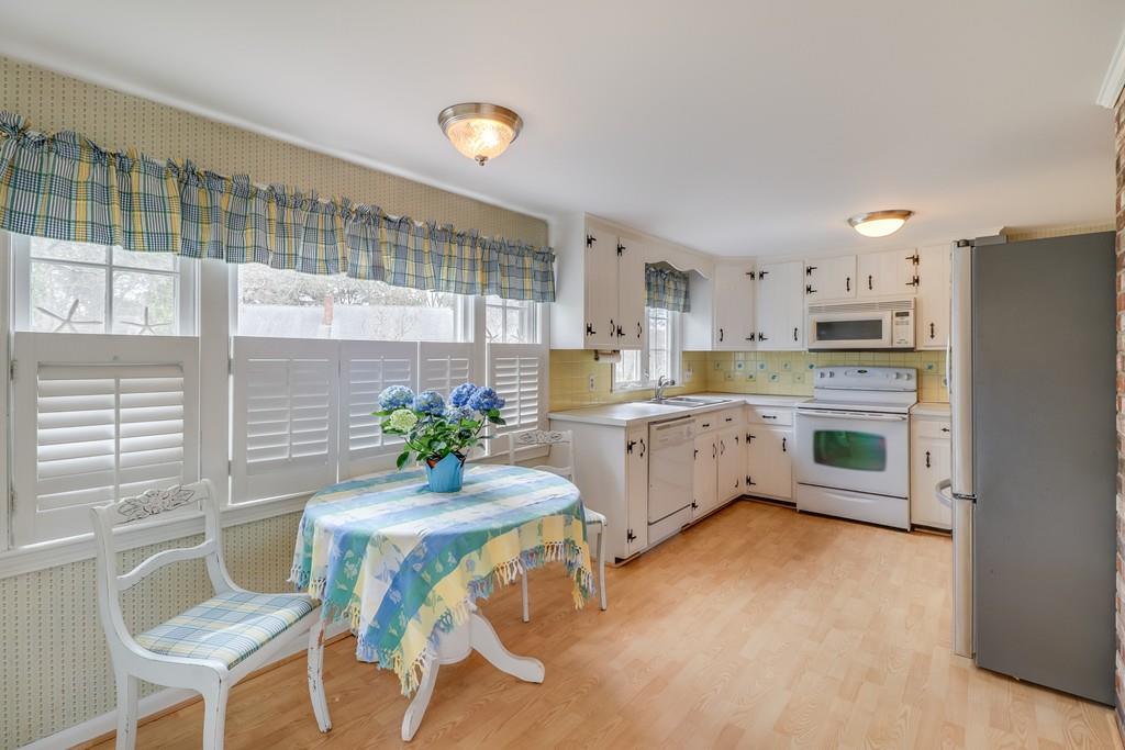 197 Joshua Jethro Road Chatham, MA 02633 - Photo 4 of 20 Gallery Image 4
