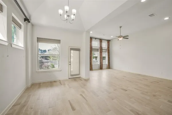 $2,800 | 139 Trillium Park Loop, Conroe, TX 77304
