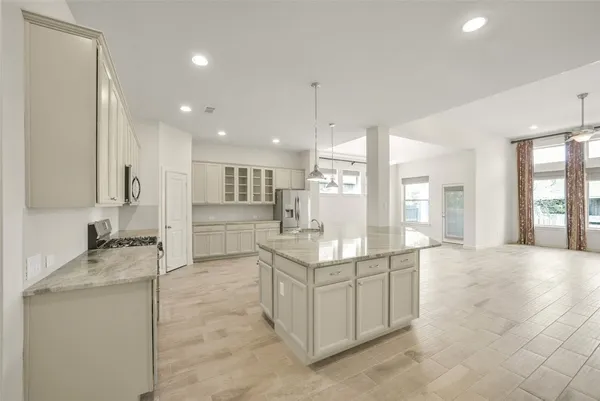$2,800 | 139 Trillium Park Loop, Conroe, TX 77304