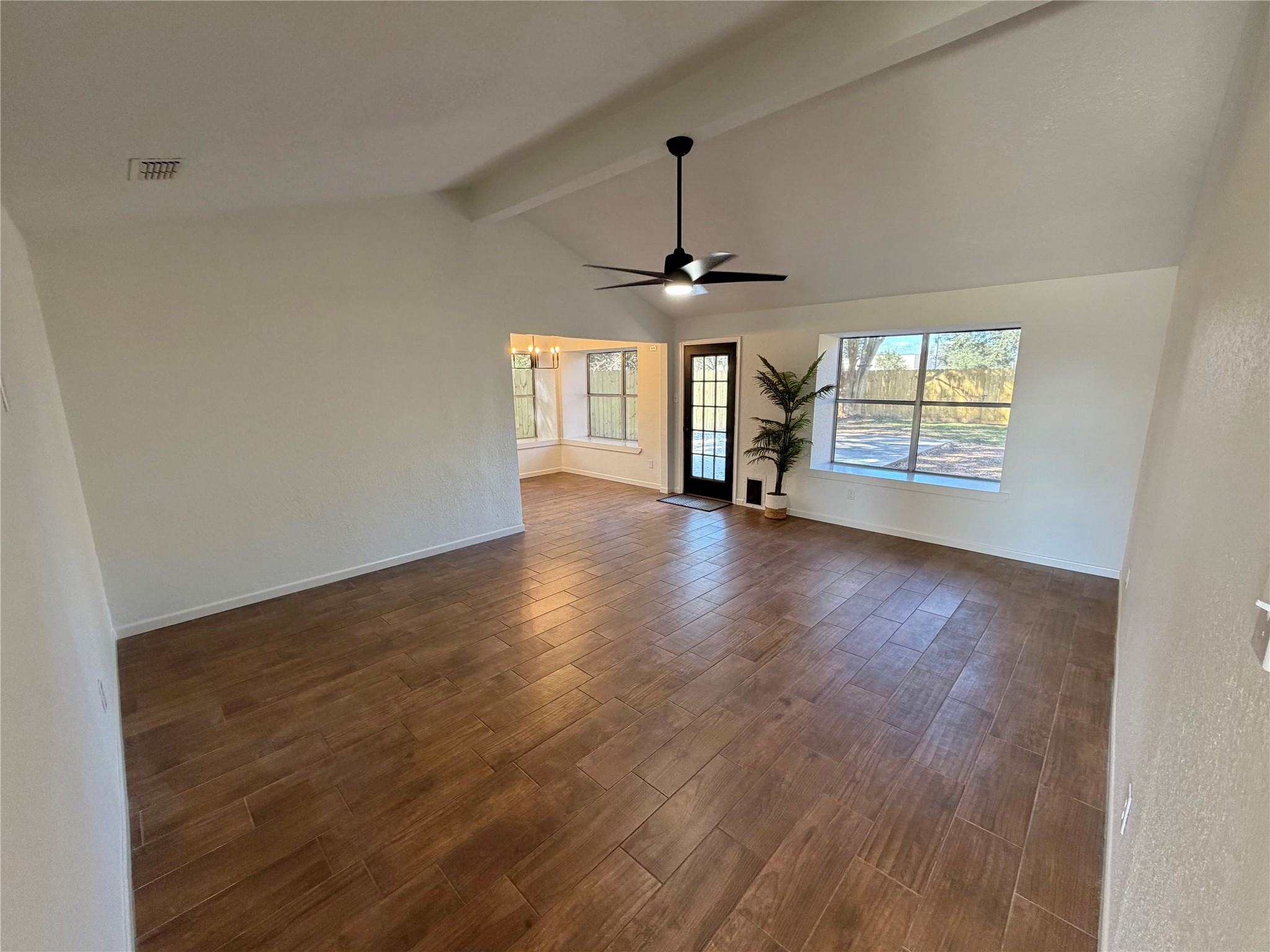 1017 Crossing Road Angleton, TX 77515 - Photo 4 of 35