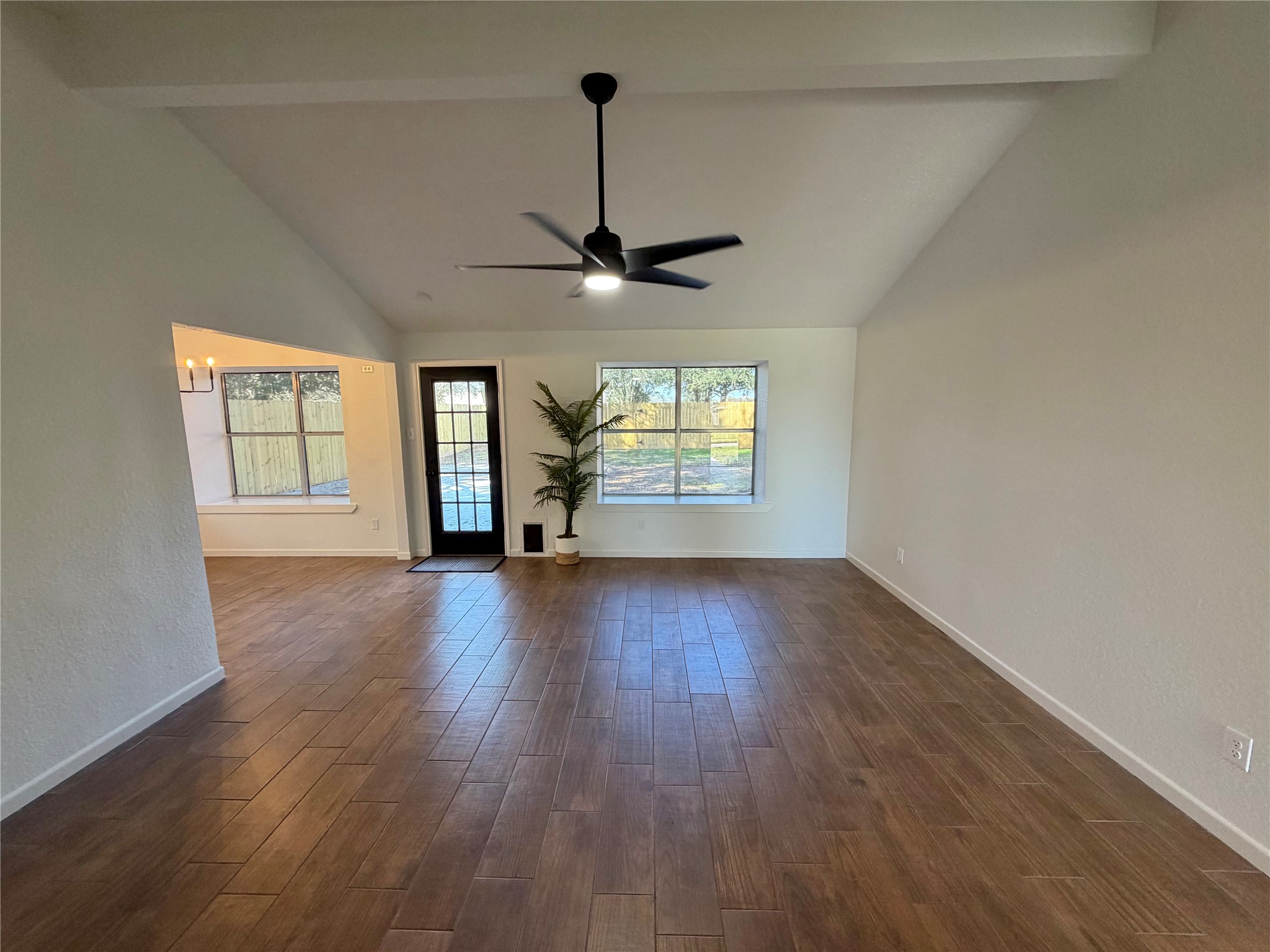 1017 Crossing Road Angleton, TX 77515 - Photo 5 of 35