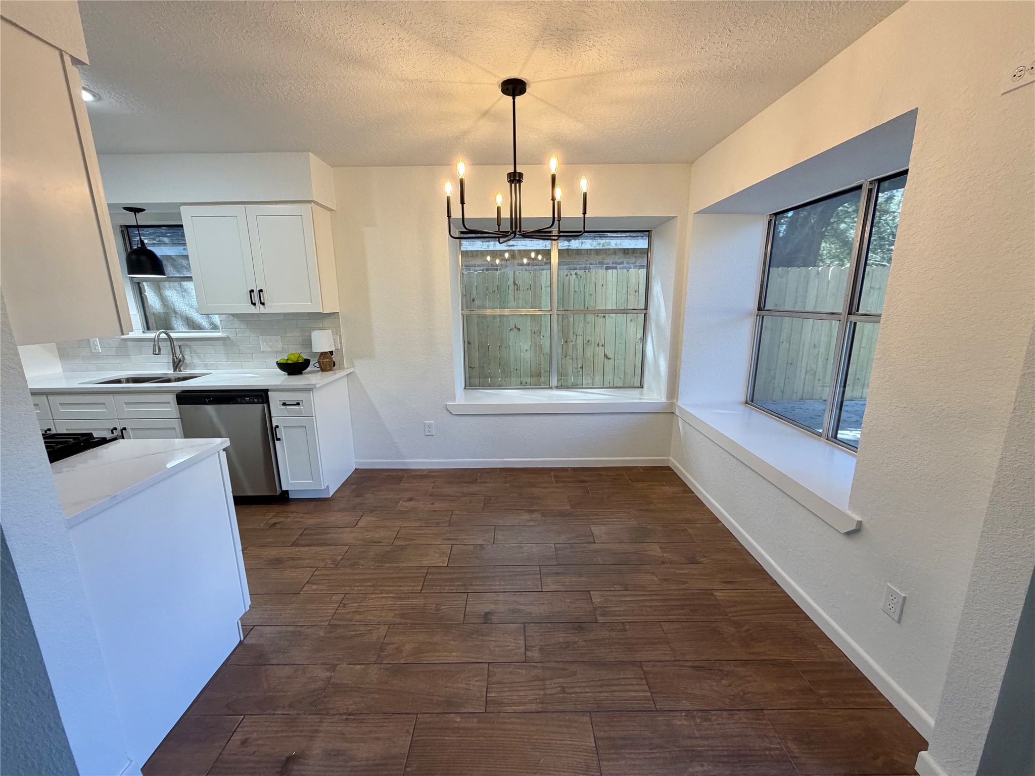 1017 Crossing Road Angleton, TX 77515 - Photo 9 of 35