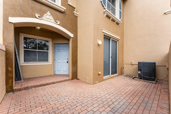 a view of an entryway of house