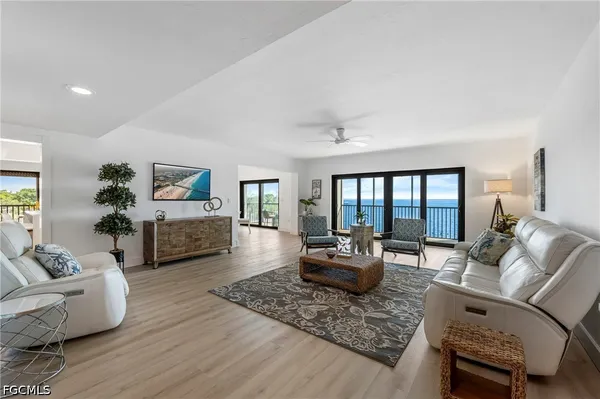$467,500 | 1920 Virginia Avenue, Unit 601, Fort Myers, FL 33901