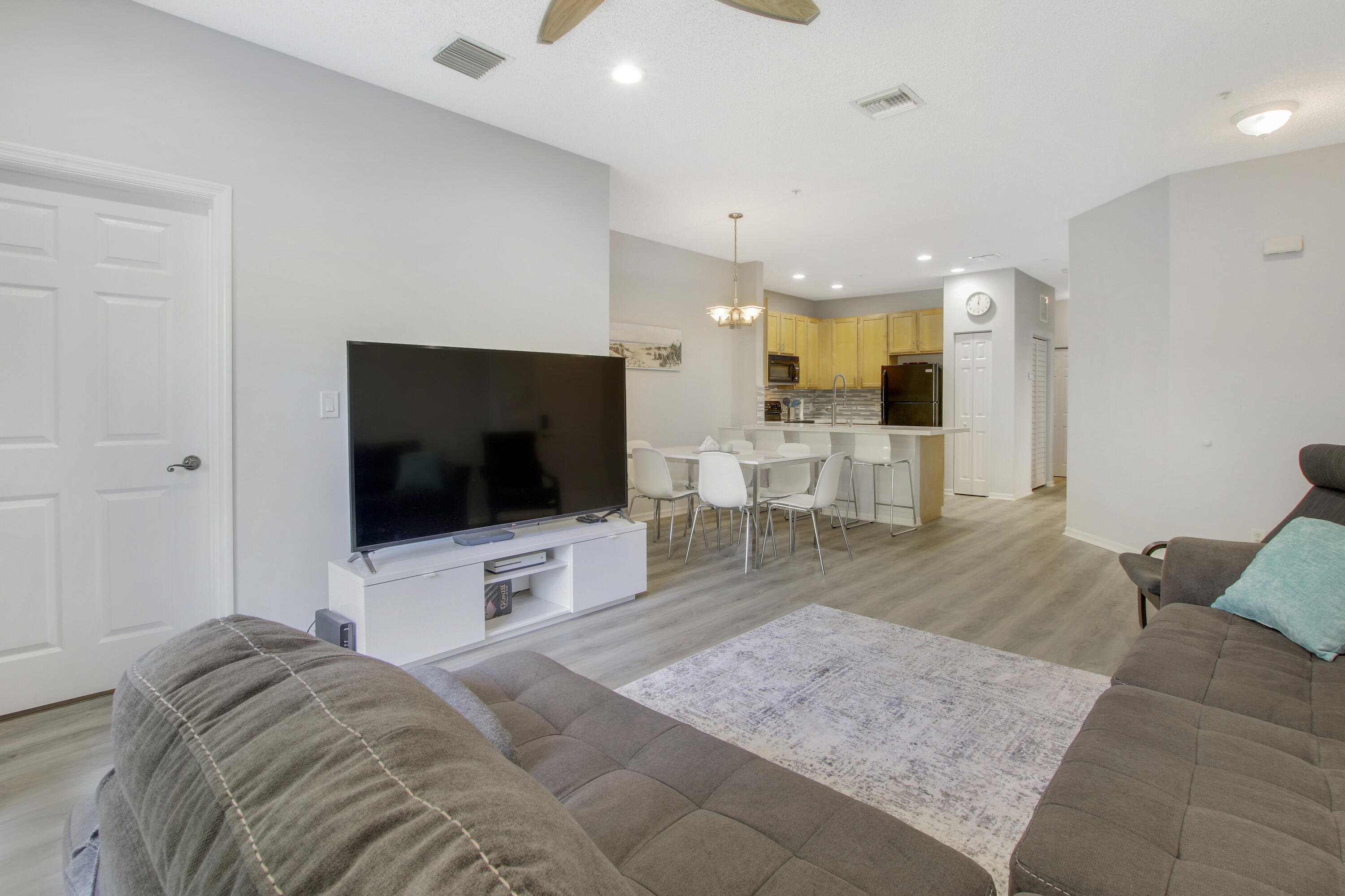 114 Lighthouse Circle, Unit A Tequesta, FL 33469 - Photo 5 of 21 House-72