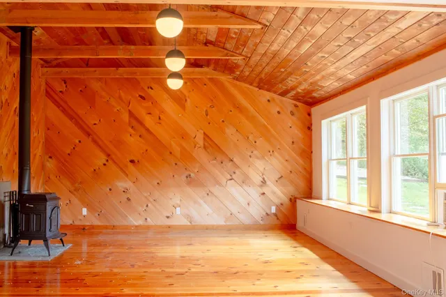 $825,000 | 35 Jilroy Lane, Spencertown, NY 12165