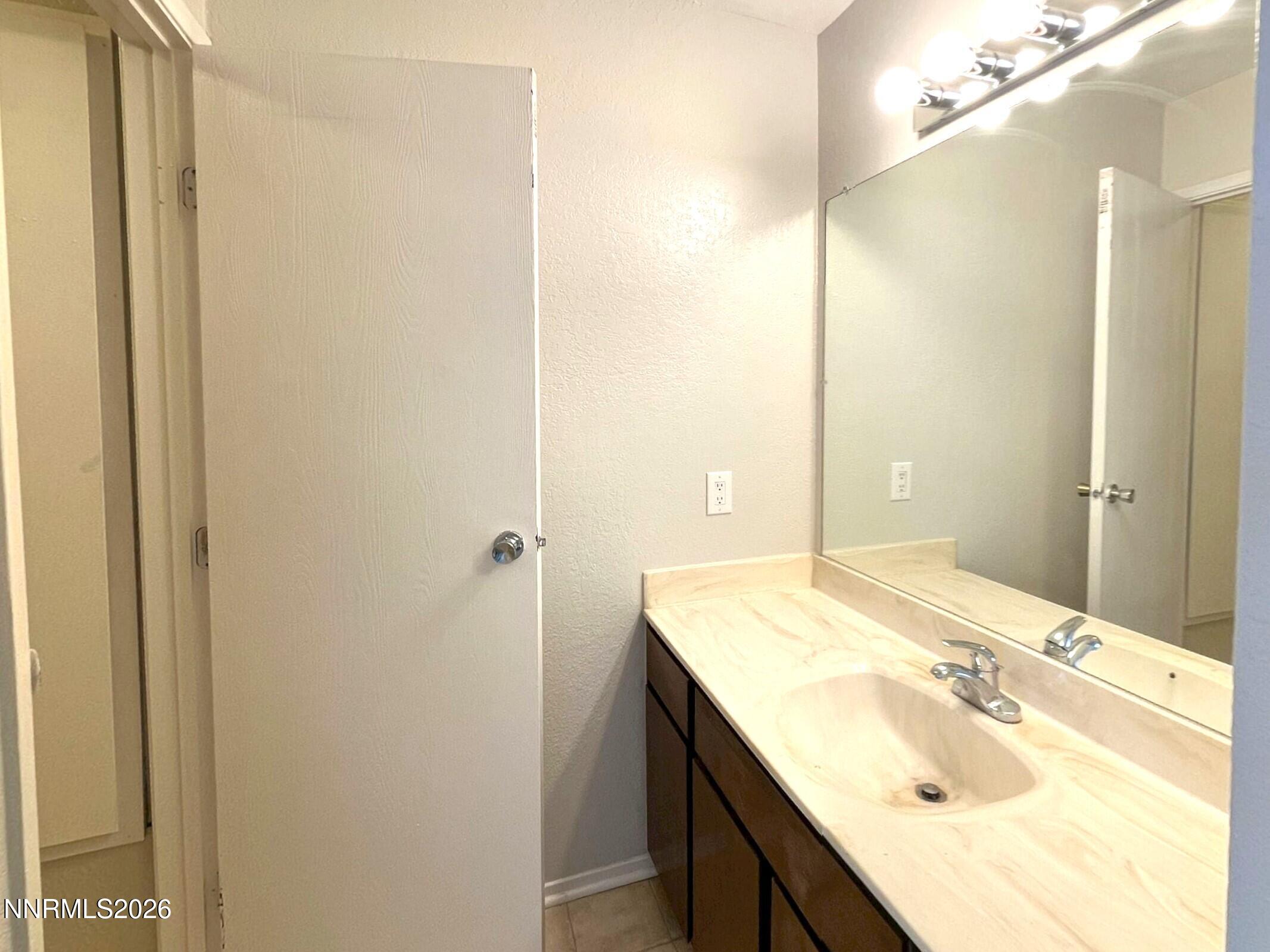 2124 Roundhouse Road Sparks, NV 89431 - Photo 5 of 8 04122025_163616