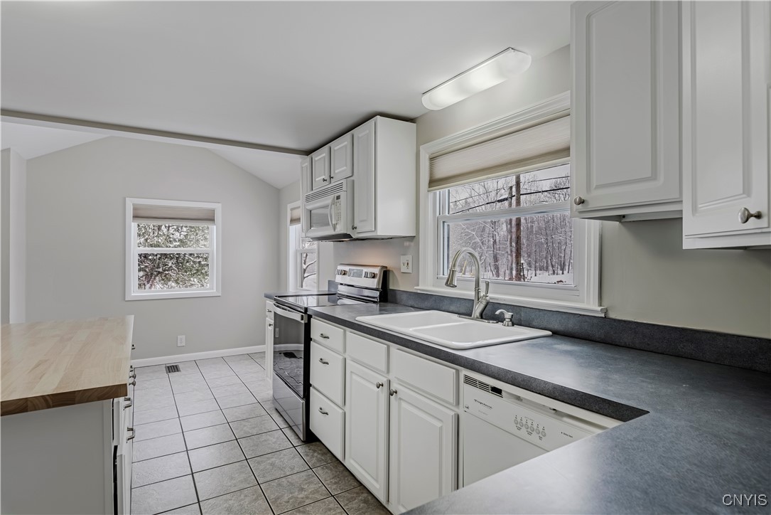 6536 Fox Road Marcy, NY 13403 - Photo 17 of 46