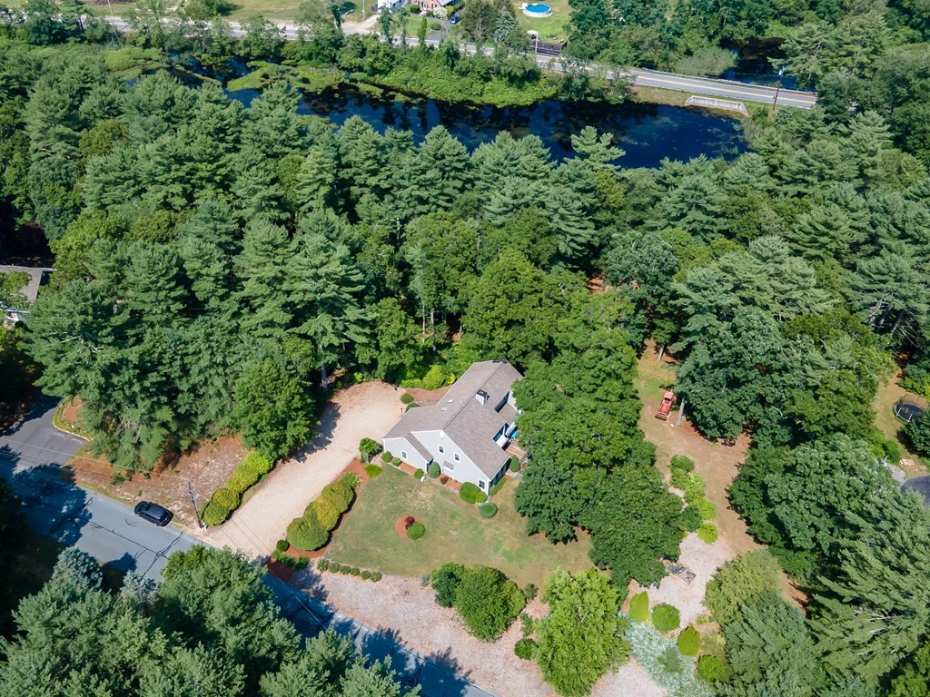 6 Stuart Road Rochester, MA 02770 - Photo 3 of 32