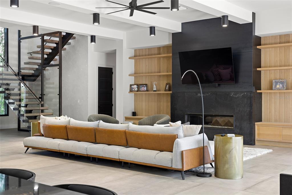 4924 West San Rafael Street Tampa, FL 33629 - Photo 43 of 64 a living room with furniture