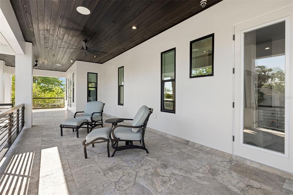 4924 West San Rafael Street Tampa, FL 33629 - Photo 61 of 64 a living room with furniture and a window