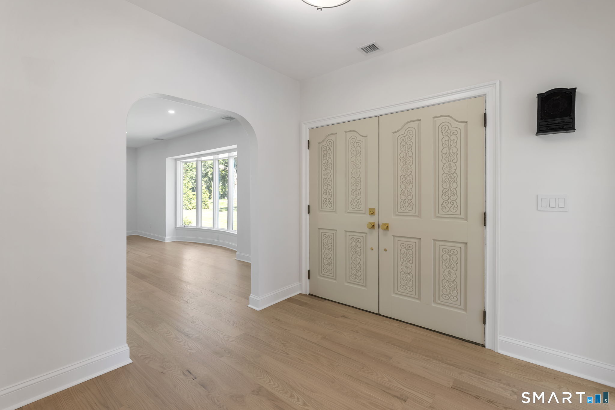 61 Flagg Road West Hartford, CT 06117 - Photo 11 of 39 Foyer