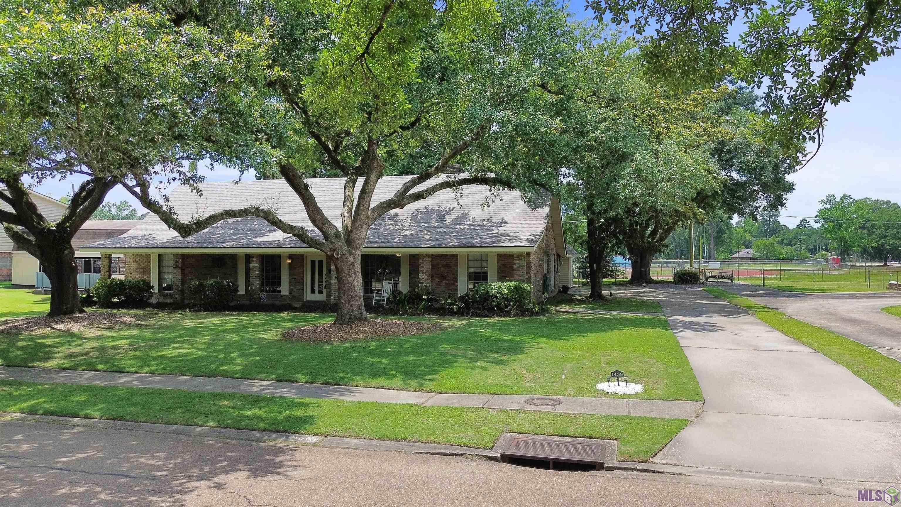 1438 South Woodhaven Street Baton Rouge, LA 70815 - Photo 2 of 36