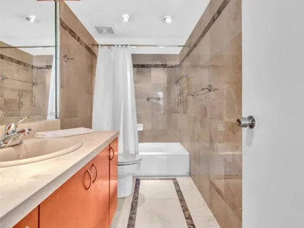 $570,000 | 5401 Collins Avenue, Unit 107, Miami Beach, FL 33140