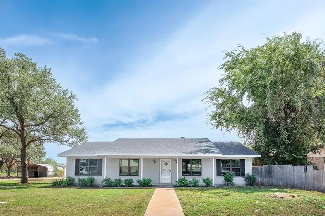 $335,000 | 104 Voca Street, Brady, TX 76825