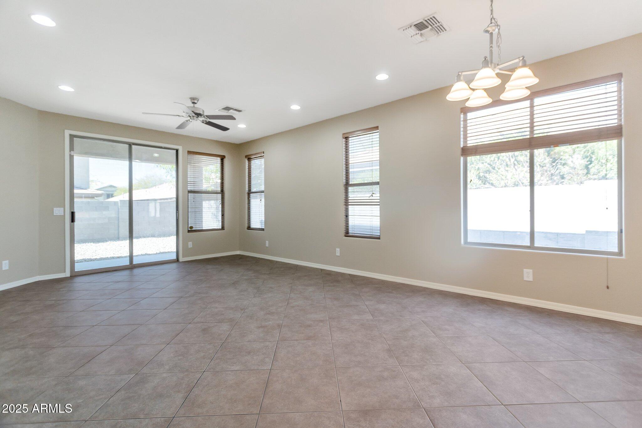 29356 North 67th Avenue Peoria, AZ 85383 - Photo 5 of 17 7-web-or-mls-Qp-5388