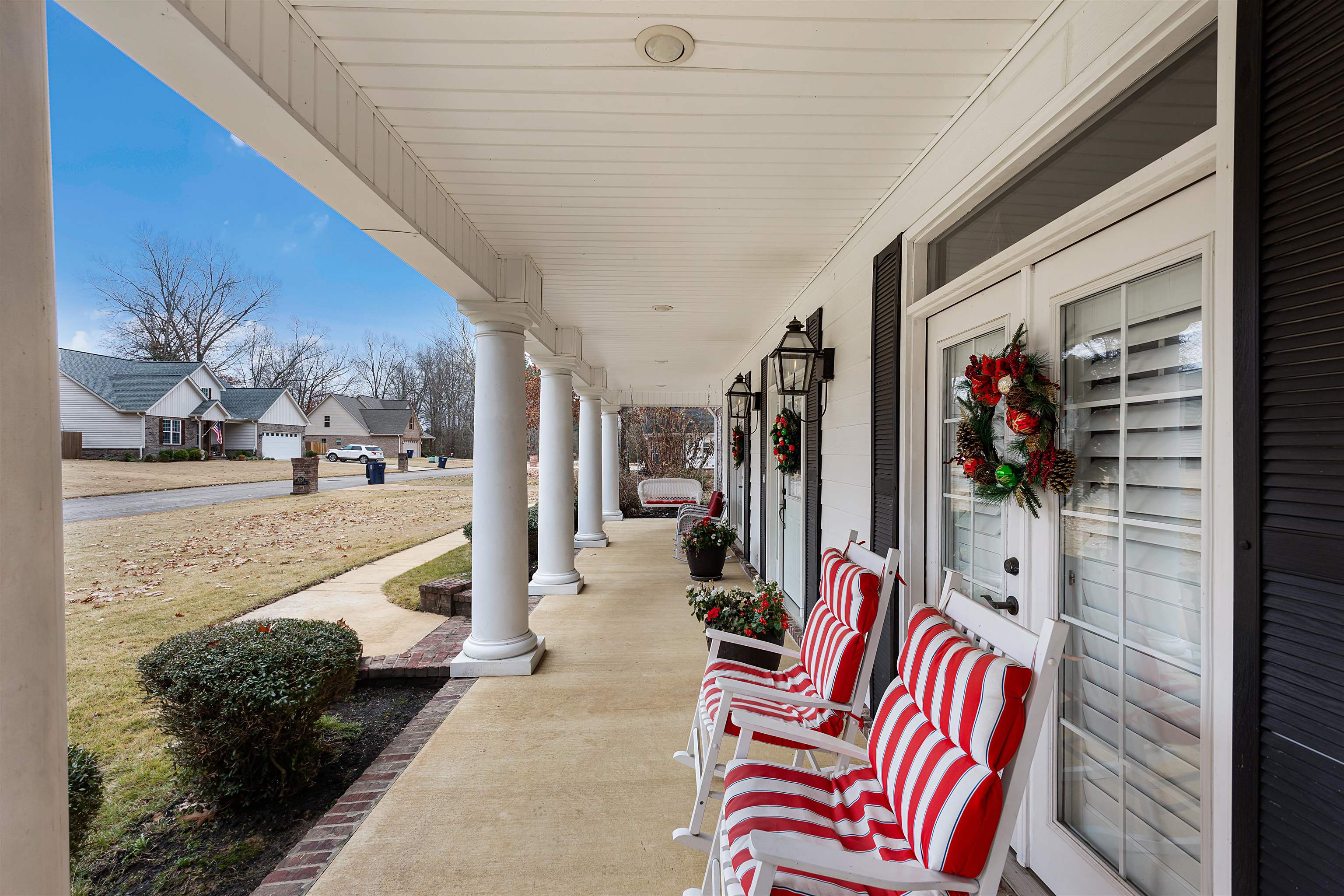 3285 Shadowood Lane Corinth, MS 38834 - Photo 4 of 30 Covered porch