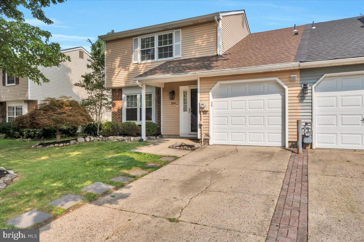 166 Stratton Lane Mount Laurel, NJ 08054 - Photo 2 of 24 Gallery Image 2