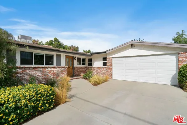 $5,750 | 5211 Allott Avenue, Sherman Oaks, CA 91401