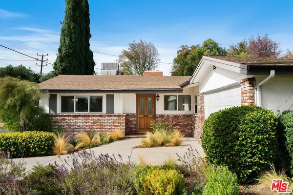 $5,750 | 5211 Allott Avenue, Sherman Oaks, CA 91401
