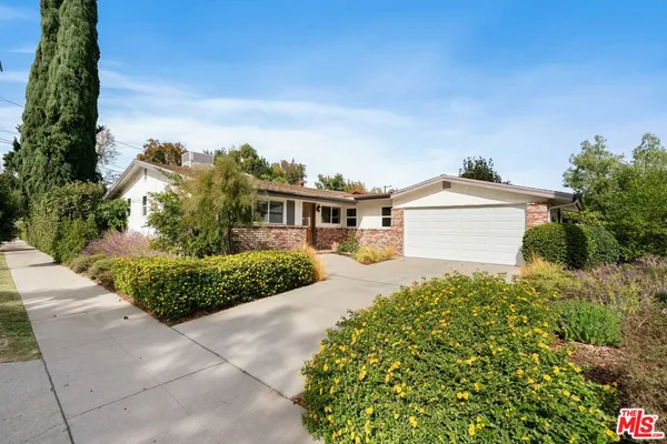 $5,750 | 5211 Allott Avenue, Sherman Oaks, CA 91401