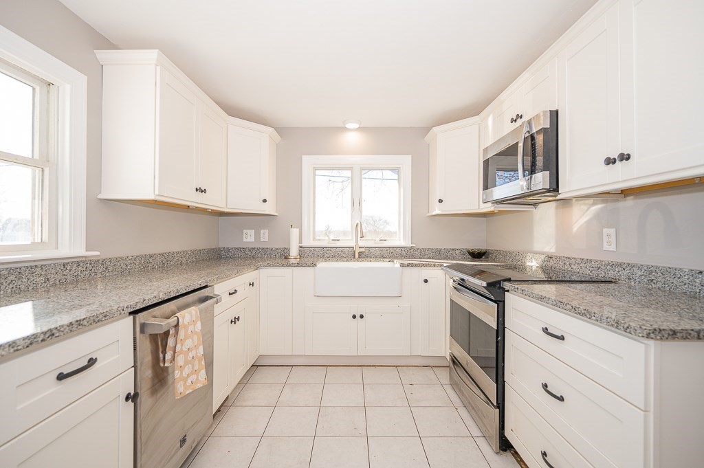 11 Uxbridge Road Sutton, MA 01590 - Photo 13 of 20