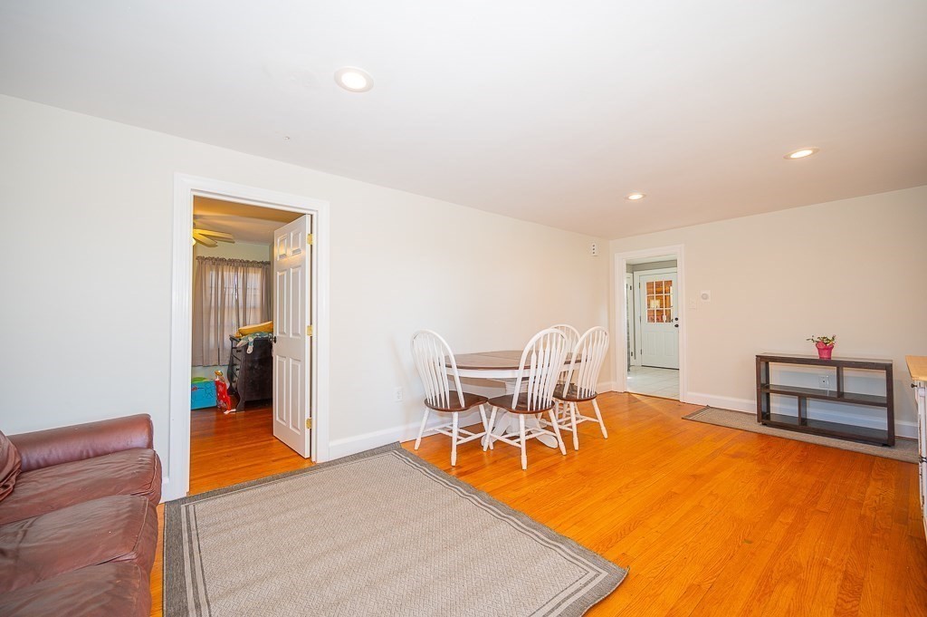 11 Uxbridge Road Sutton, MA 01590 - Photo 5 of 20